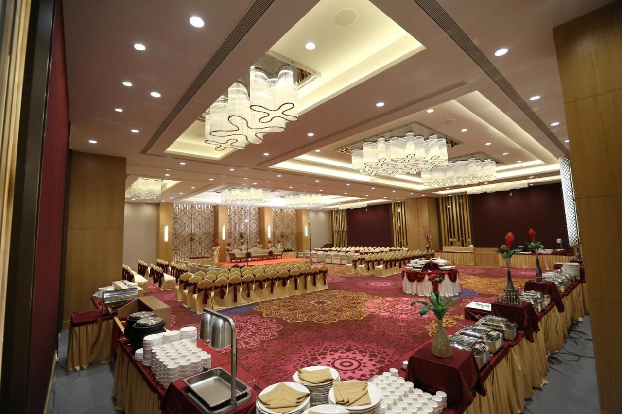 The Imperial Palace Rajkot Exterior photo