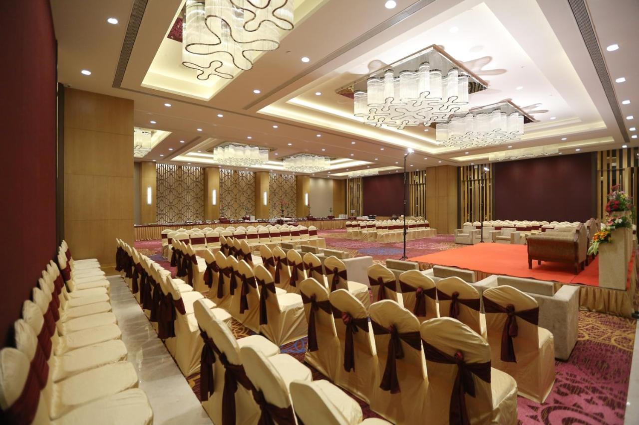 The Imperial Palace Rajkot Exterior photo